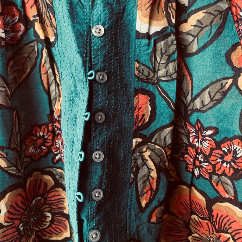 Loft Tunic Size Small - Picture 3 of 4